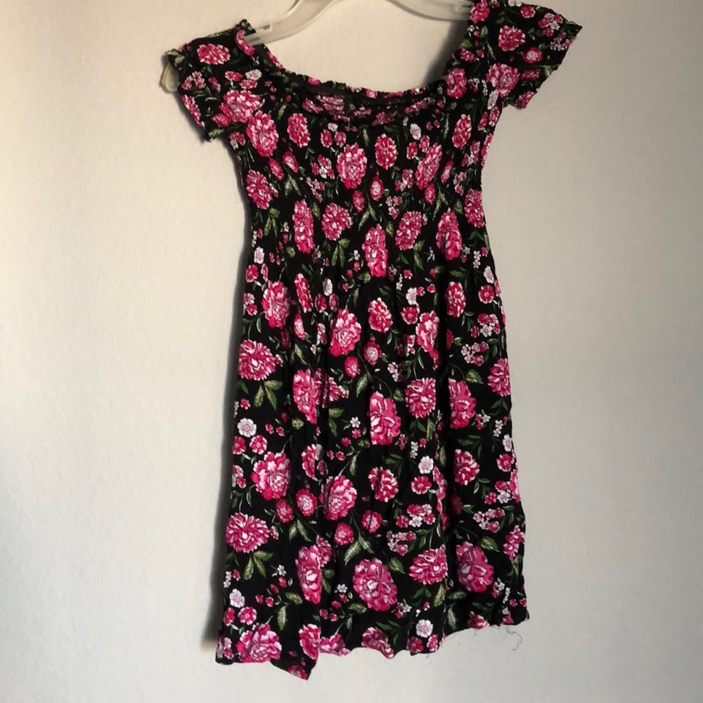 Flowery off the shoulder shirt